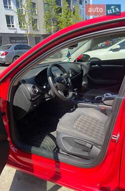 Хэтчбек Audi A3 2013 в 