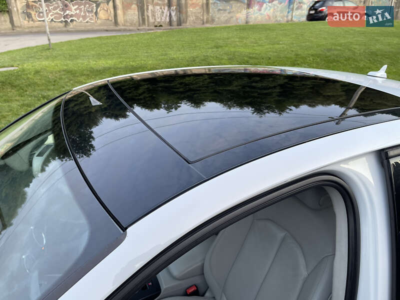 Седан Audi A3 2015 в Львові