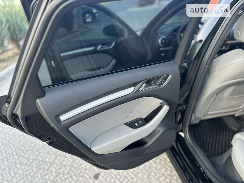 Хэтчбек Audi A3 2017 в Полтаве