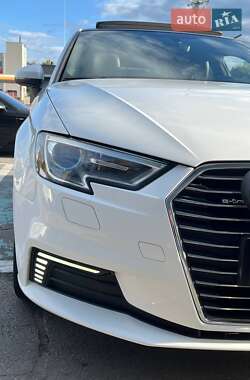 Хэтчбек Audi A3 2016 в 