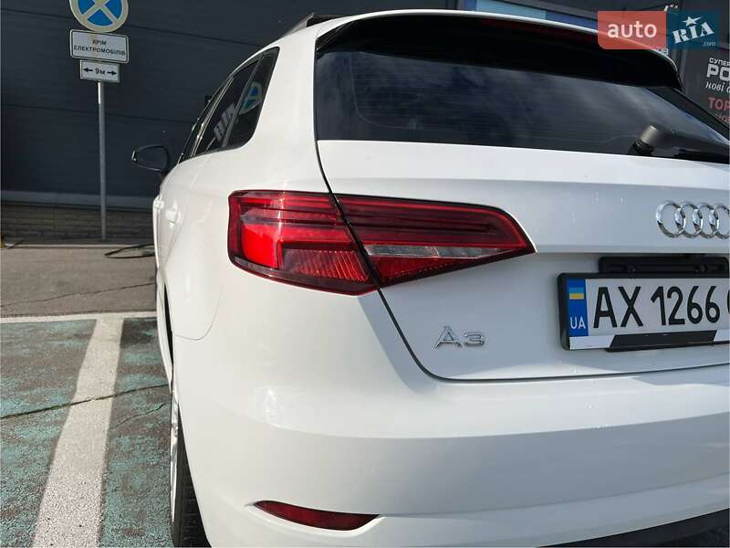 Хэтчбек Audi A3 2016 в Харькове