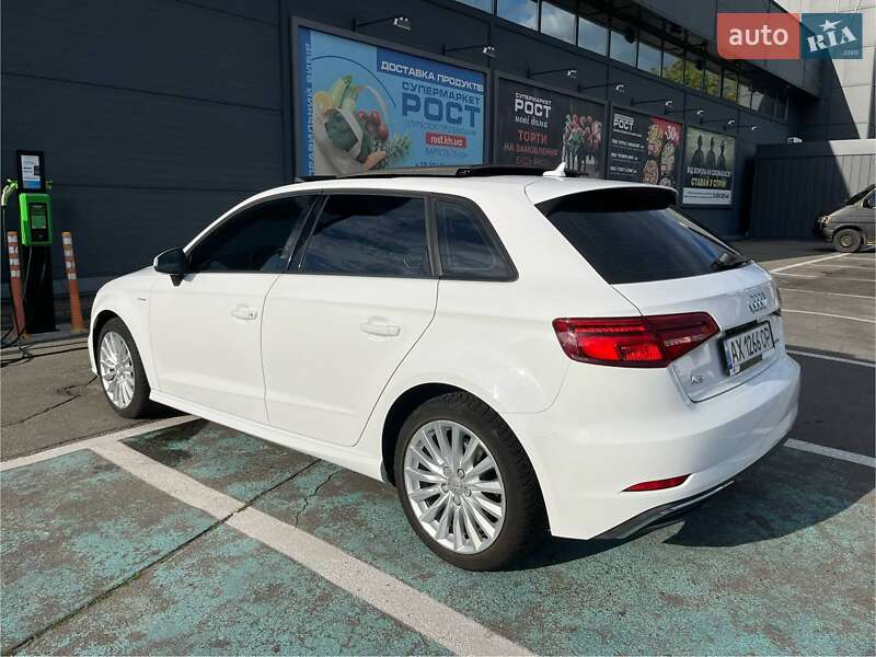 Хэтчбек Audi A3 2016 в Харькове