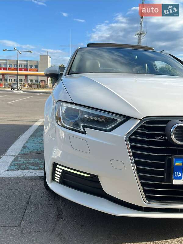 Хэтчбек Audi A3 2016 в Харькове