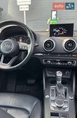 Хэтчбек Audi A3 2016 в 