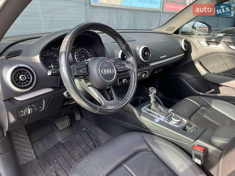 Хэтчбек Audi A3 2016 в Харькове