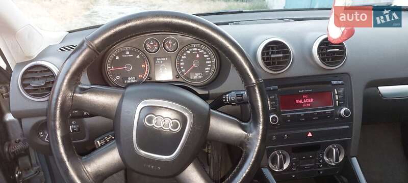 Хэтчбек Audi A3 2010 в Синельниково