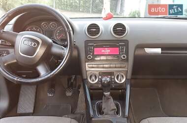 Хэтчбек Audi A3 2010 в Синельниково