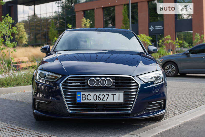 Хэтчбек Audi A3 2016 в Львове