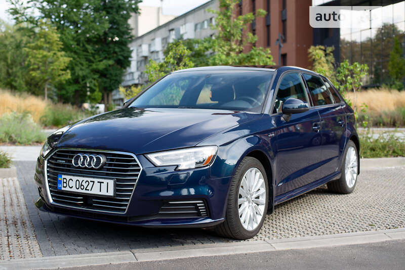 Хэтчбек Audi A3 2016 в Львове