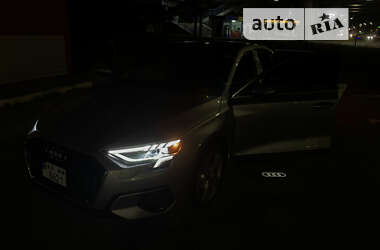 Седан Audi A3 2022 в 