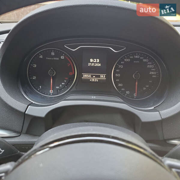 Седан Audi A3 2015 в Киеве