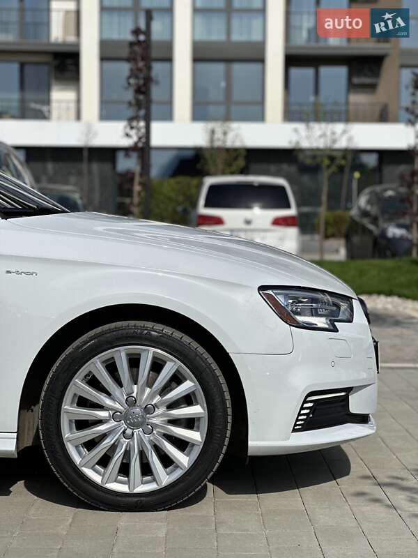 Хэтчбек Audi A3 2016 в Киеве