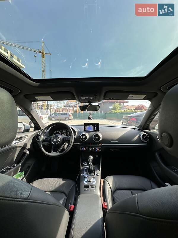 Хэтчбек Audi A3 2016 в Киеве