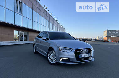 Хэтчбек Audi A3 2017 в Киеве