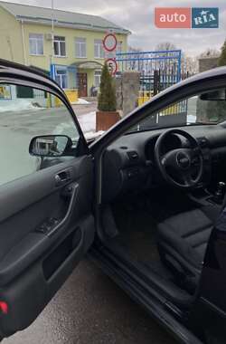 Хэтчбек Audi A3 2002 в 
