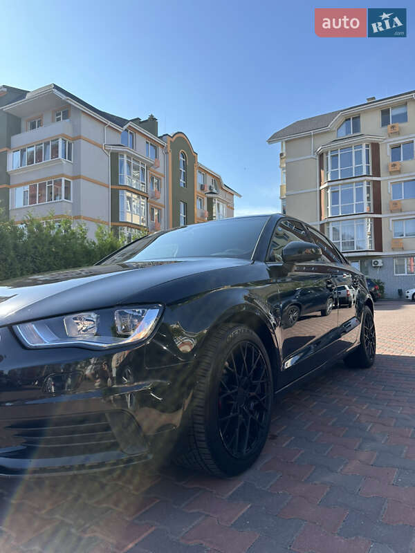 Седан Audi A3 2014 в Киеве