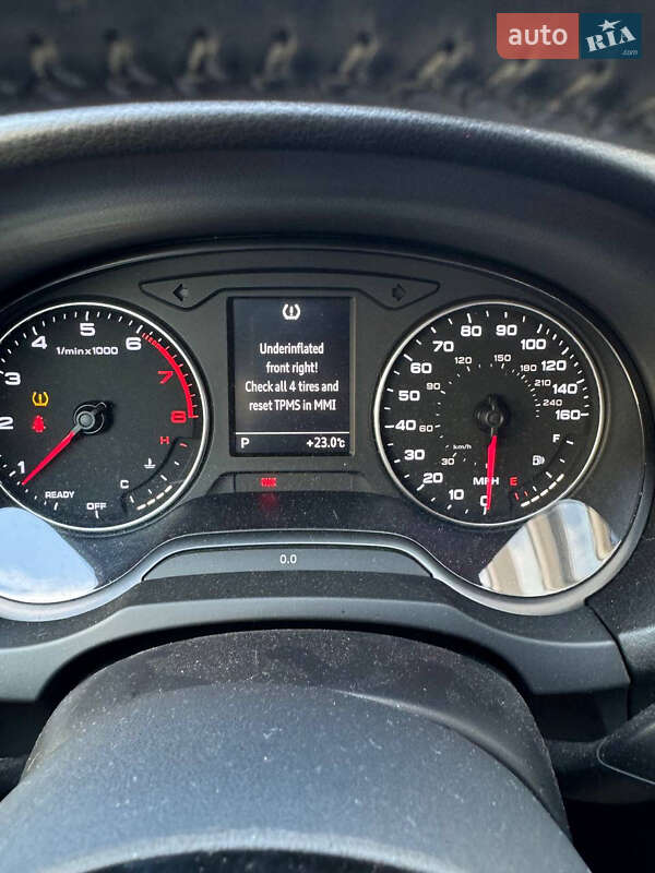Седан Audi A3 2015 в Киеве