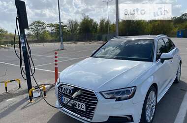 Хетчбек Audi A3 2017 в Запоріжжі