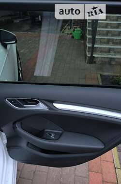 Хэтчбек Audi A3 2016 в 