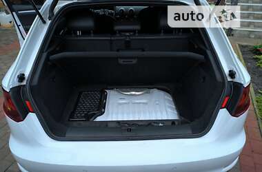 Хэтчбек Audi A3 2016 в 