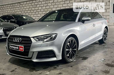 Седан Audi A3 2017 в Львове