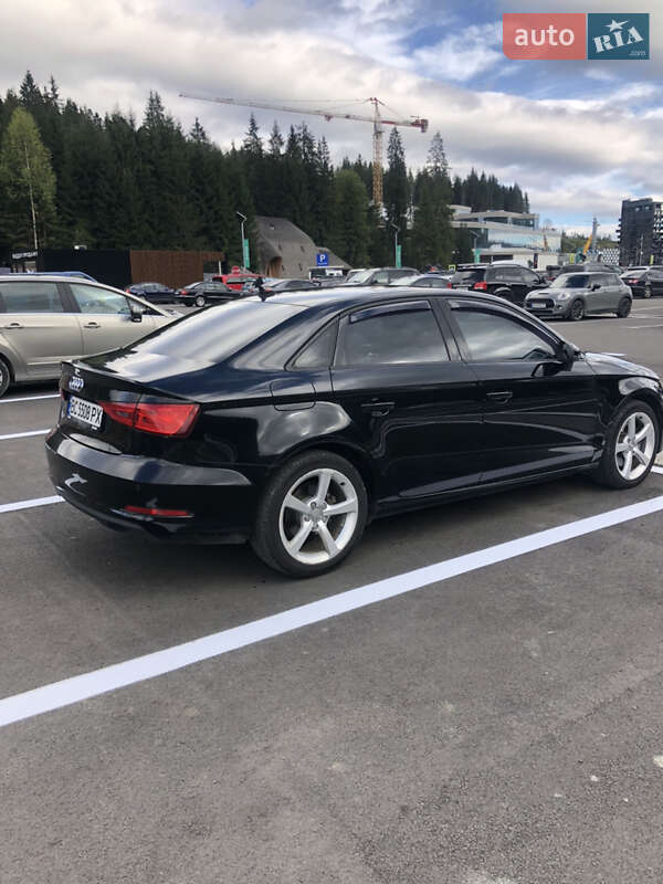 Седан Audi A3 2014 в Дрогобыче