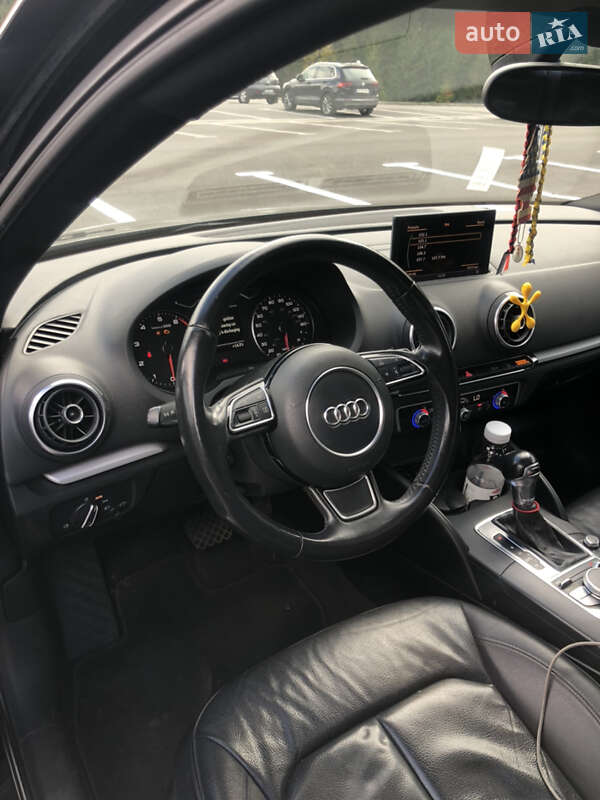Седан Audi A3 2014 в Дрогобыче
