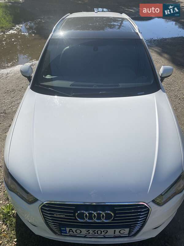 Хетчбек Audi A3 2015 в Мукачевому