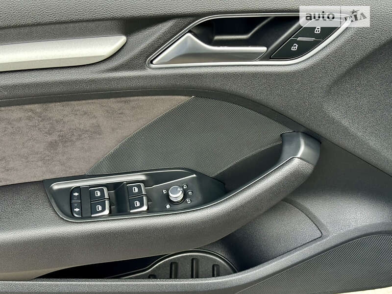 Хэтчбек Audi A3 2016 в Киеве