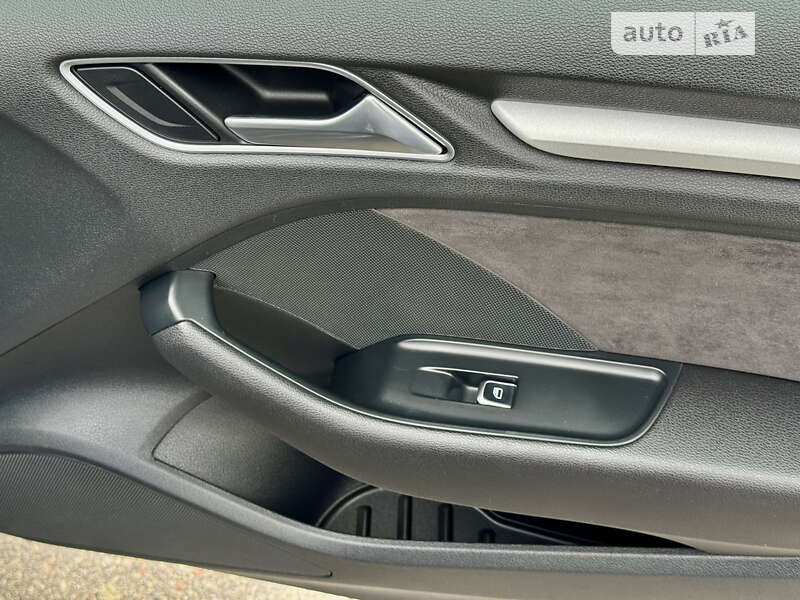 Хэтчбек Audi A3 2016 в Киеве