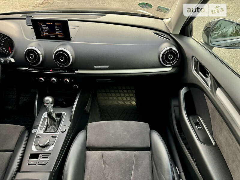 Хэтчбек Audi A3 2016 в Киеве