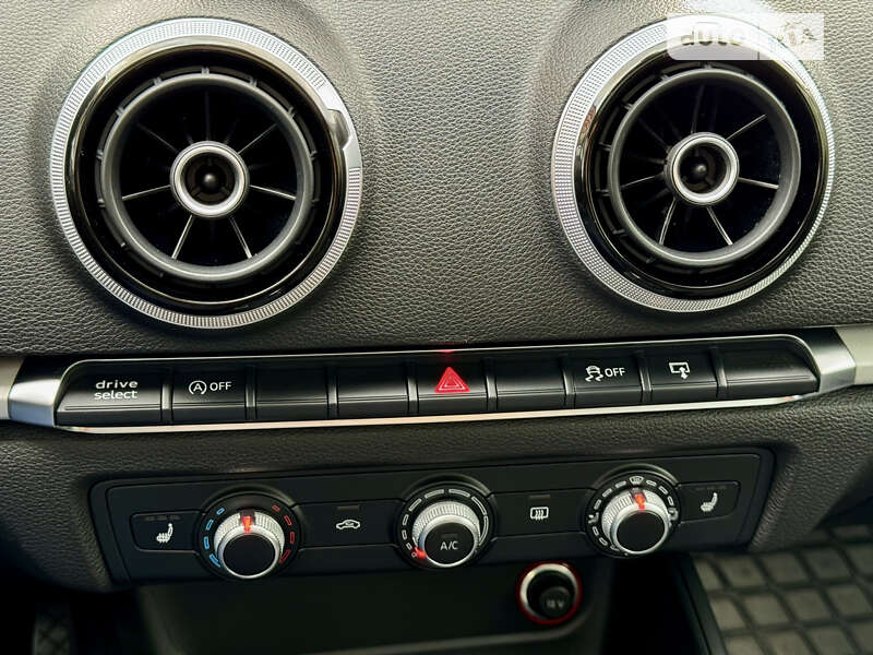 Хэтчбек Audi A3 2016 в Киеве