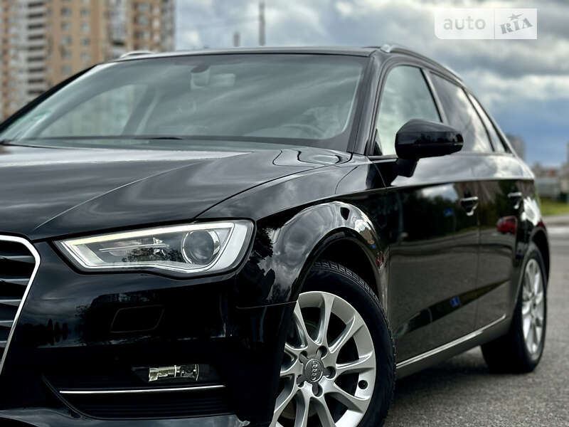 Хэтчбек Audi A3 2016 в Киеве