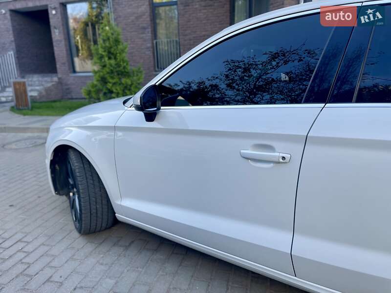 Седан Audi A3 2014 в Львове