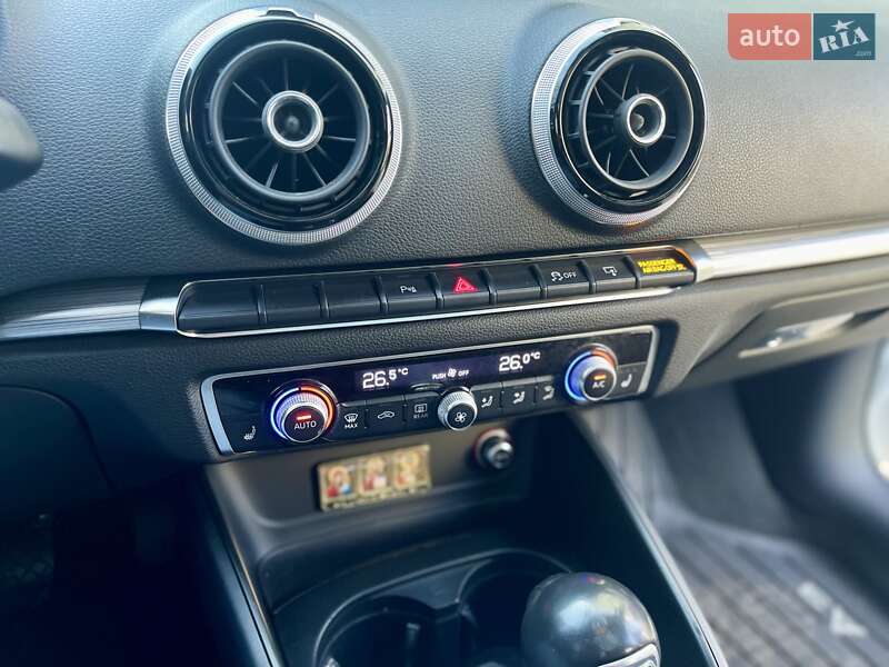 Седан Audi A3 2014 в Львове