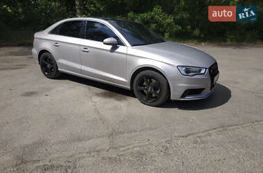 Седан Audi A3 2014 в Дніпрі