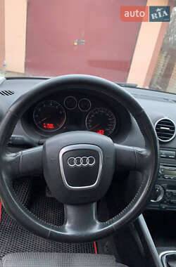 Хэтчбек Audi A3 2004 в 