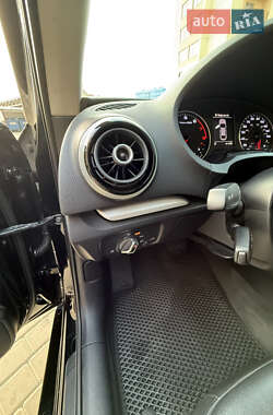 Седан Audi A3 2015 в 