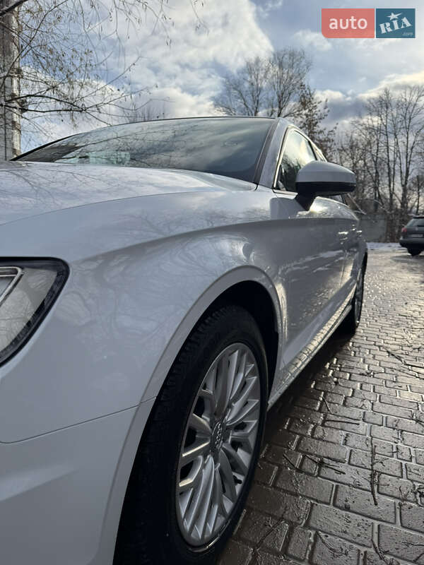 Седан Audi A3 2016 в Івано-Франківську