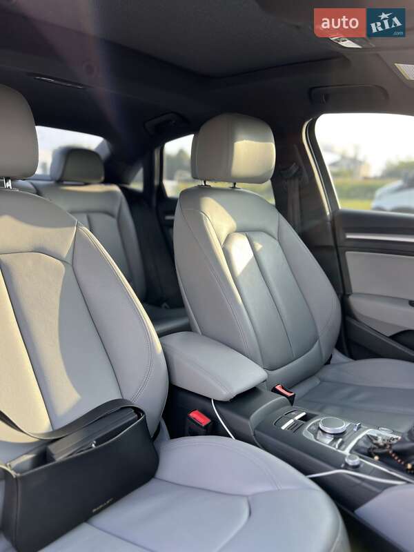 Седан Audi A3 2018 в Львове