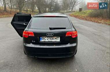 Хэтчбек Audi A3 2010 в 