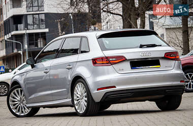 Хэтчбек Audi A3 2015 в 