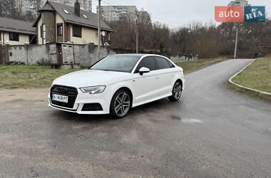 Седан Audi A3 2018 в Киеве