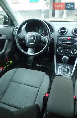 Хэтчбек Audi A3 2006 в 