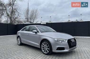 Седан Audi A3 2015 в Запоріжжі