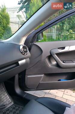 Хэтчбек Audi A3 2004 в 