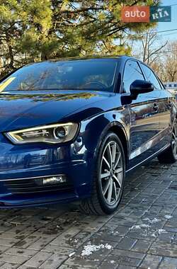 Седан Audi A3 2015 в Дніпрі