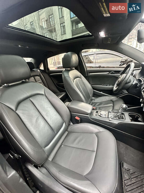 Седан Audi A3 2015 в Киеве
