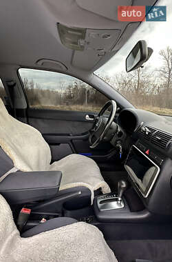 Хетчбек Audi A3 2002 в 