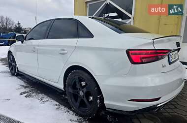 Седан Audi A3 2018 в Львові